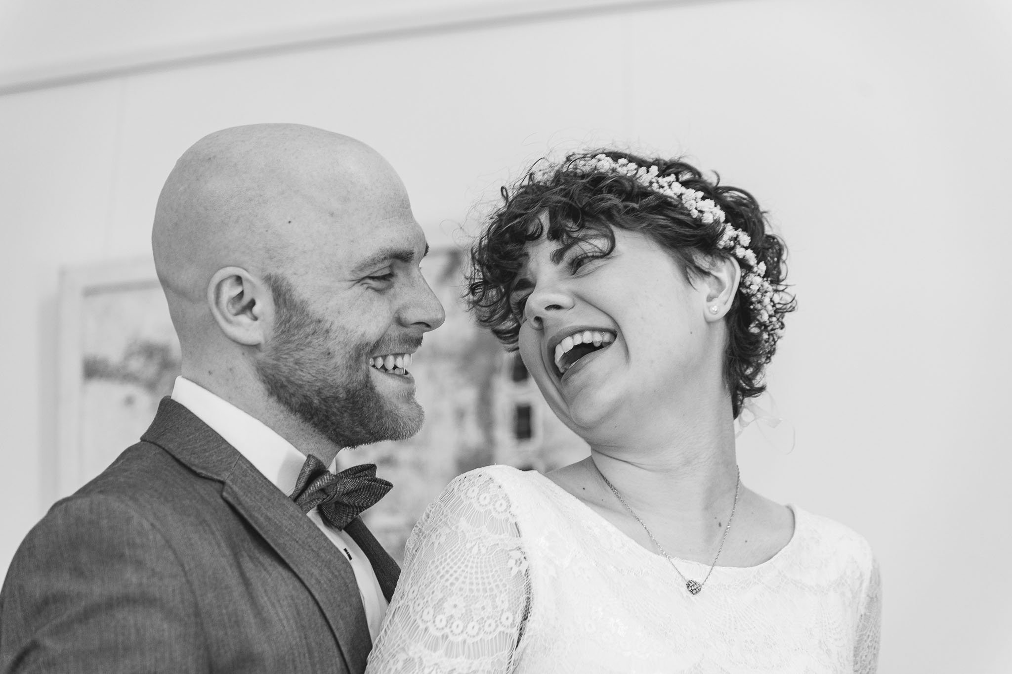 Braut und Bräutigam bei der standesamtlichen Trauung im Standesamt Augsburg