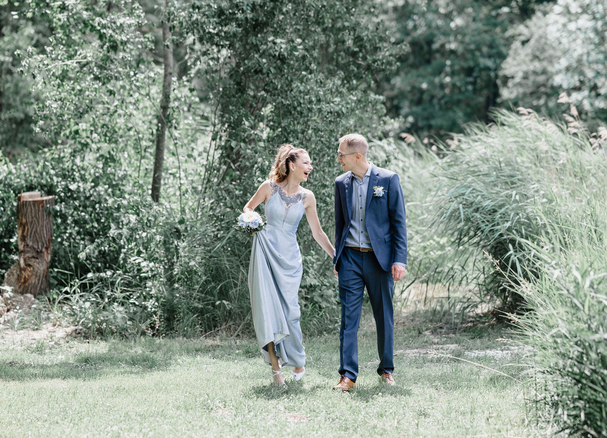 Brautpaarshooting am romantischen Pröllweiher in Meitingen – Hochzeitsfotograf Katha und Elmar